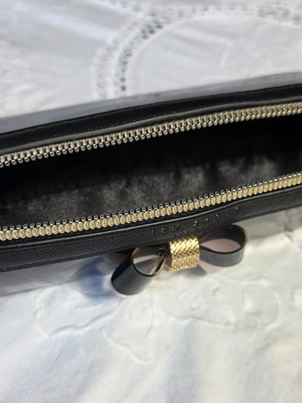 TED BAKER London Black Patent Bow Cosmetic Bag Pencil Case Makeup Pouch Zip 8" - Picture 7 of 7